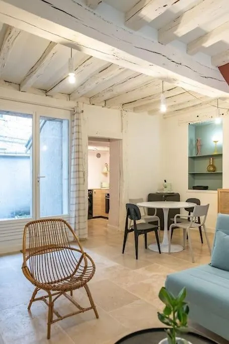 Duplex Avec Patio - Quartier Historique Apartment Moulins