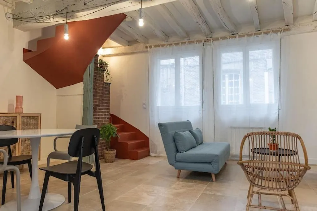 Duplex Avec Patio - Quartier Historique Apartment Moulins