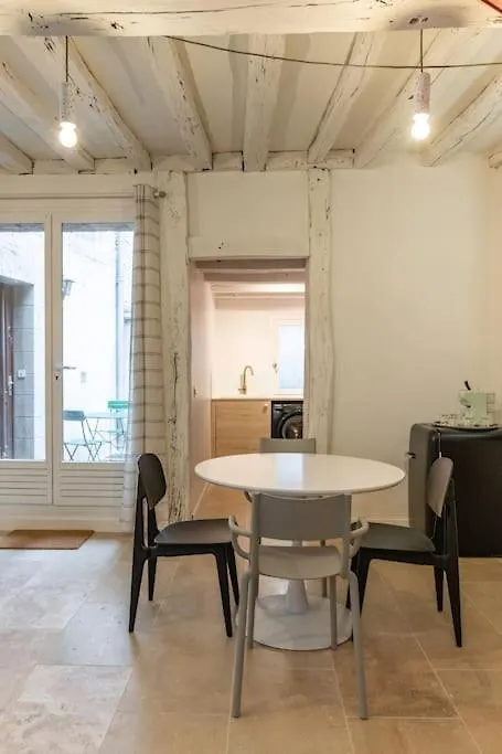 Duplex Avec Patio - Quartier Historique Apartment Moulins  0*, Moulins (Allier)