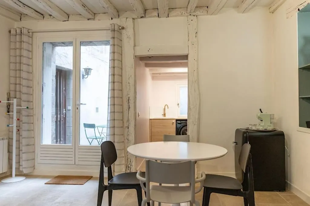 Duplex Avec Patio - Quartier Historique Apartment Moulins