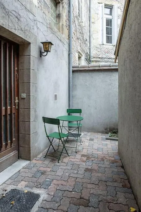 Duplex Avec Patio - Quartier Historique Apartment Moulins  0*, Moulins (Allier) France