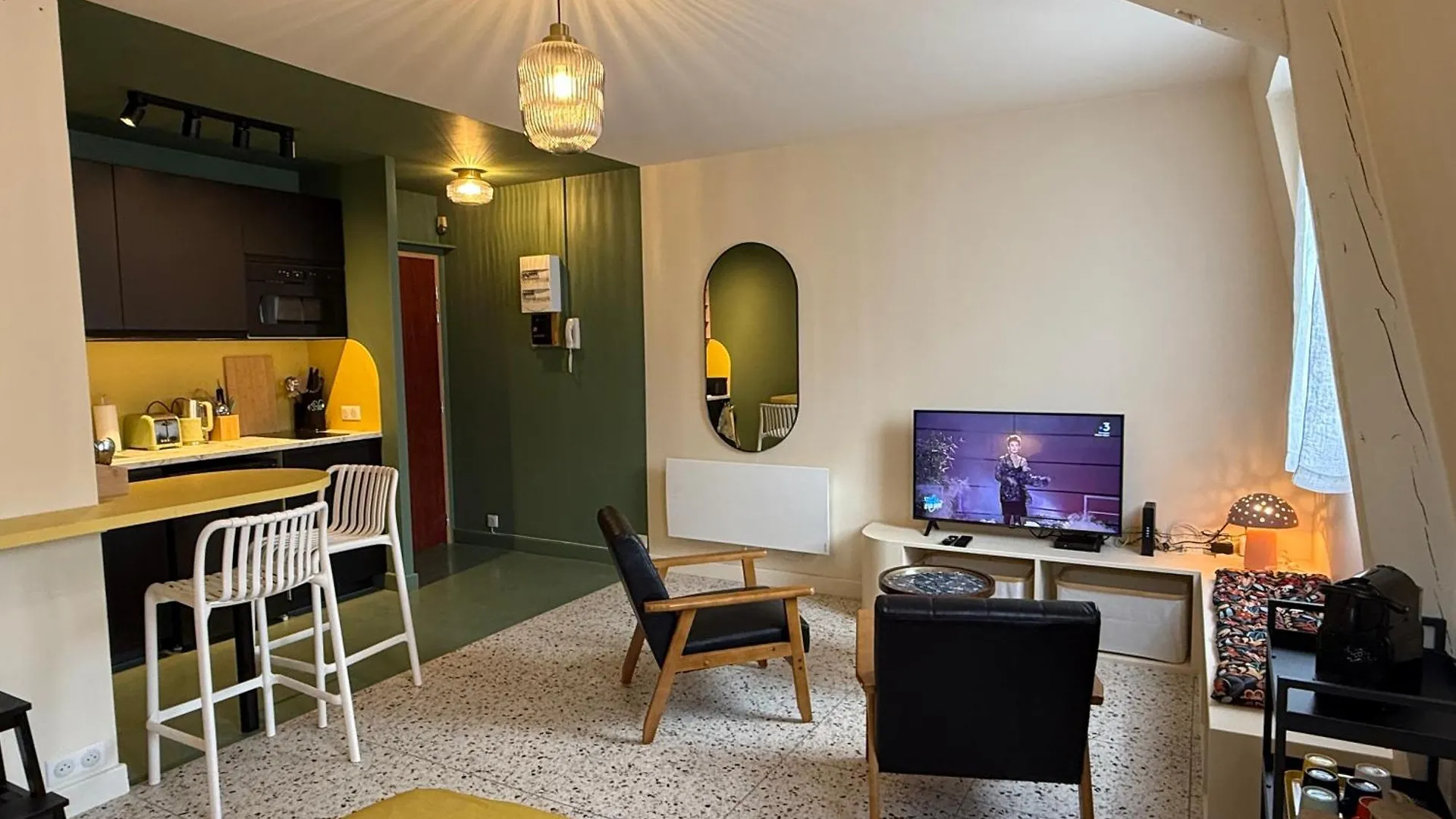 Duplex Avec Patio - Quartier Historique Apartment Moulins   Moulins (Allier)
