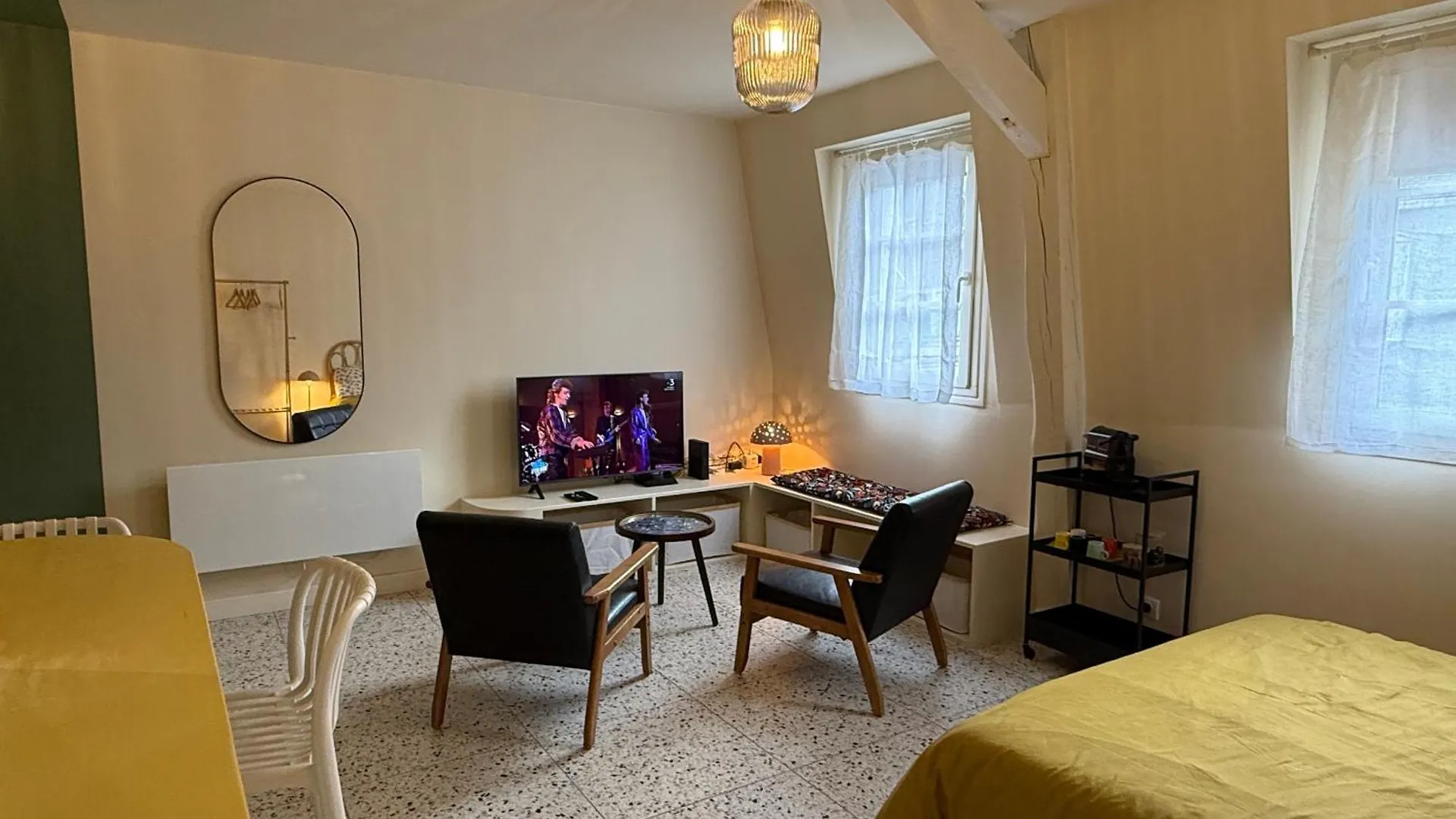 Duplex Avec Patio - Quartier Historique Apartment Moulins